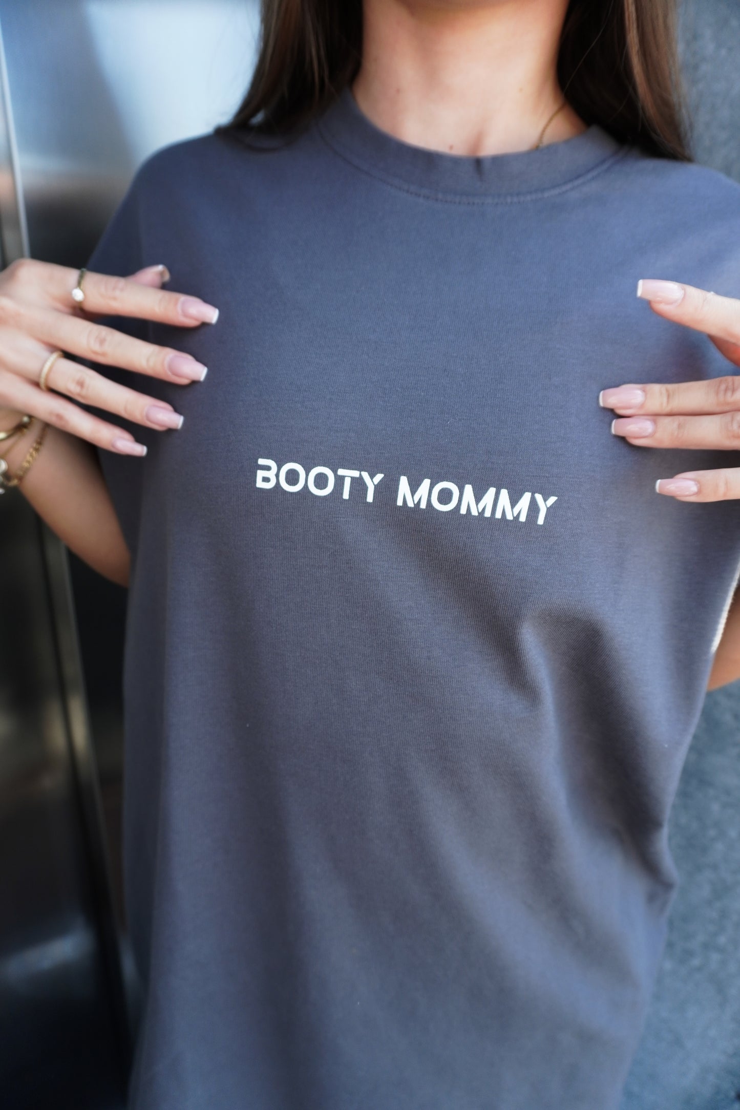 BOOTY MOMMY DARK/SILVER LOGO