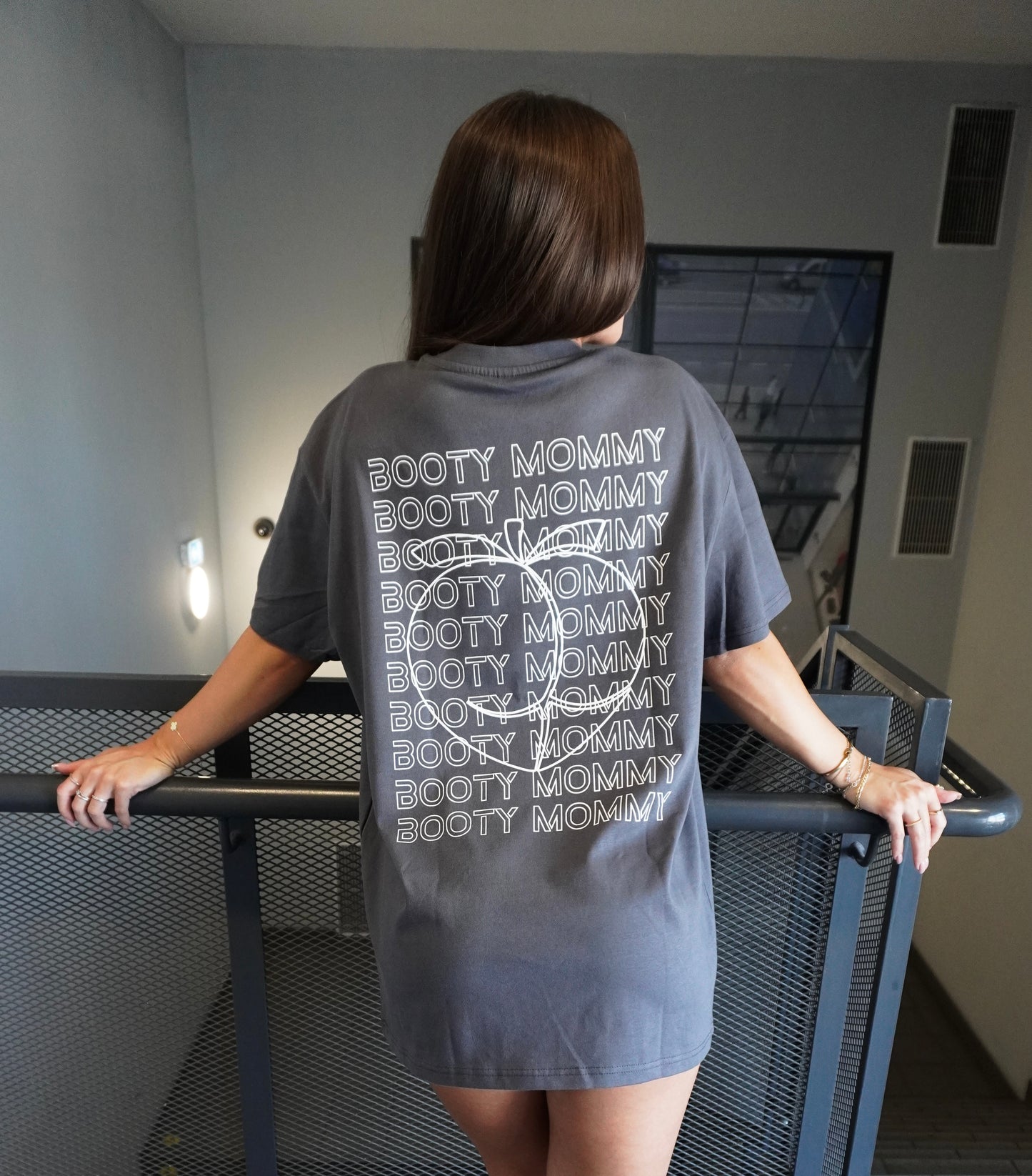 BOOTY MOMMY DARK/SILVER LOGO