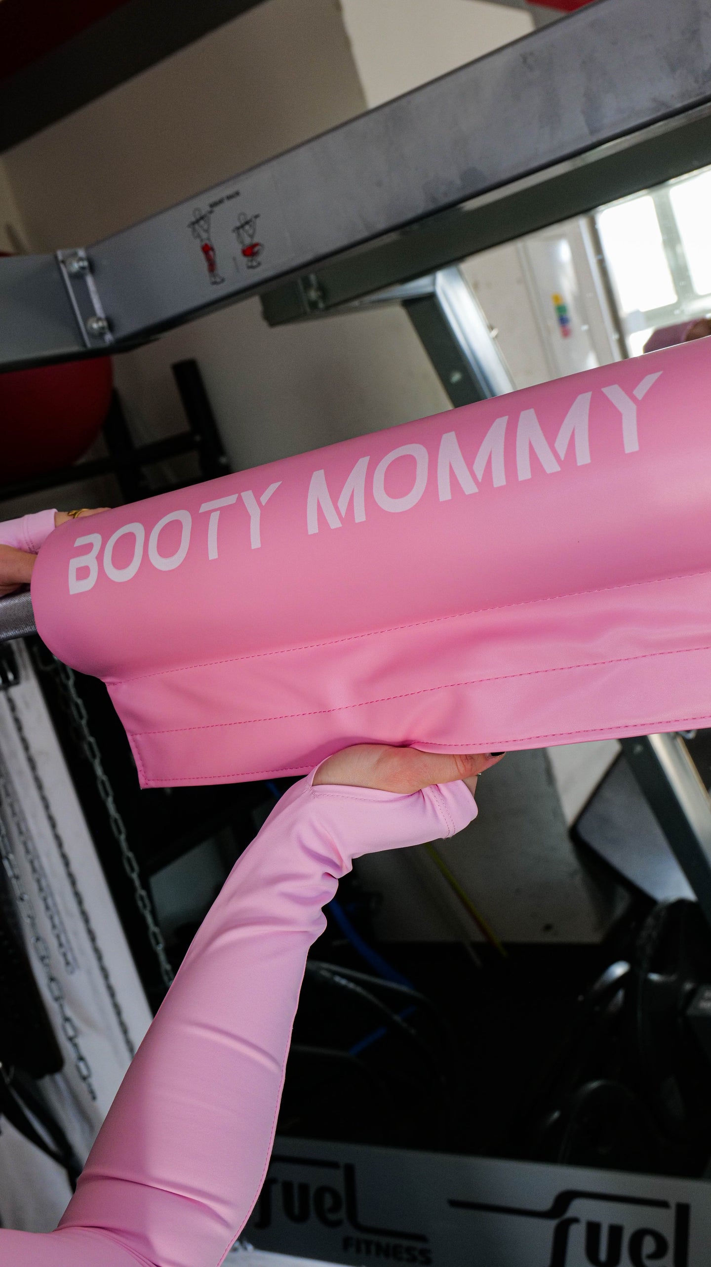 BOOTY MOMMY PENA NA CVIČENIE